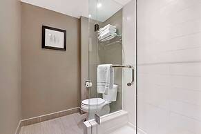 Best Western Plus Executive Inn