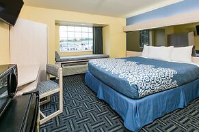 Days Inn & Suites by Wyndham Pryor