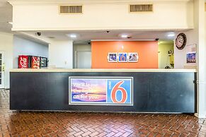 Motel 6 Natchitoches, LA