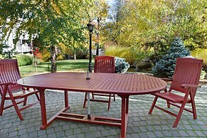 Plaza Inn & Suites at Ashland Creek