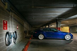 Plaza Inn & Suites at Ashland Creek