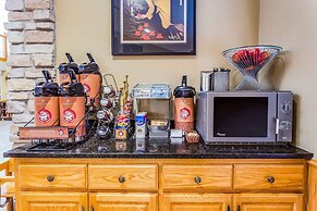 AmericInn by Wyndham Hotel and Suites Long Lake