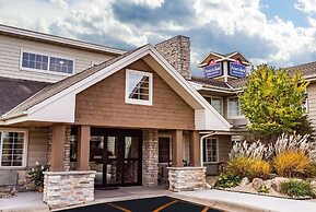 AmericInn by Wyndham Hotel and Suites Long Lake