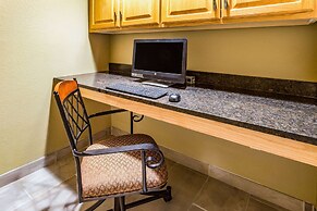 AmericInn by Wyndham Hotel and Suites Long Lake