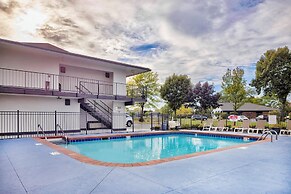 Motel 6 Oshkosh, WI