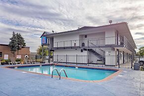 Motel 6 Oshkosh, WI