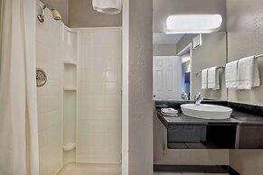 Motel 6 Oshkosh, WI