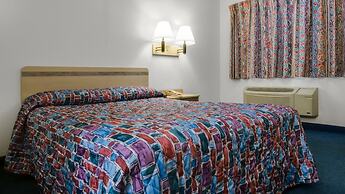 Motel 6 Baraboo, WI - Lake Delton