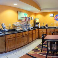 Baymont by Wyndham Hinesville Fort Stewart Area