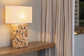 Ino Hotel & Suites