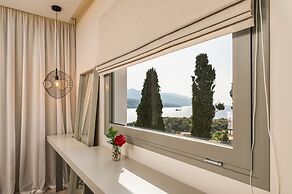 Ino Hotel & Suites