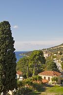 Ino Hotel & Suites