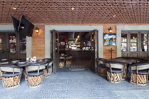 Exe Suites San Marino Hotel