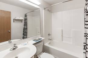 Microtel Inn & Suites by Wyndham Ardmore