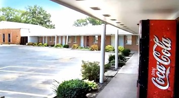 Monticello Inn