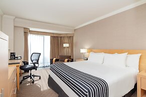 Sandman Signature Vancouver Airport Hotel & Resort