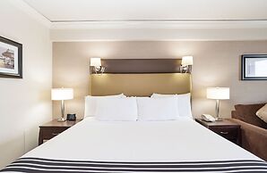 Sandman Signature Vancouver Airport Hotel & Resort