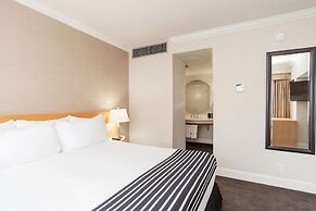 Sandman Signature Vancouver Airport Hotel & Resort