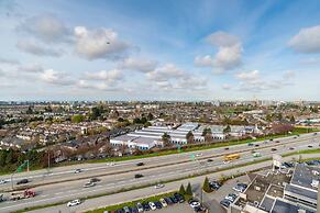 Sandman Signature Vancouver Airport Hotel & Resort