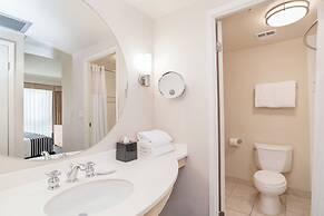 Sandman Signature Vancouver Airport Hotel & Resort