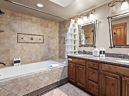 Silver King by All Seasons Resort Lodging