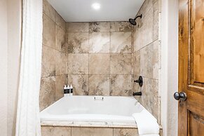 Silver King by All Seasons Resort Lodging