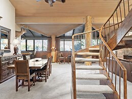 Silver King by All Seasons Resort Lodging