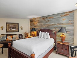 Silver King by All Seasons Resort Lodging