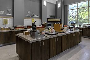 Hampton Inn & Suites Arlington Crystal City DCA