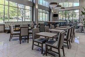 Hampton Inn & Suites Arlington Crystal City DCA