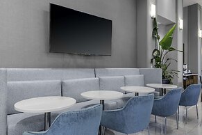 Hampton Inn & Suites Arlington Crystal City DCA