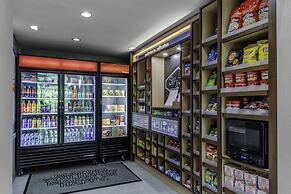 Hampton Inn & Suites Arlington Crystal City DCA