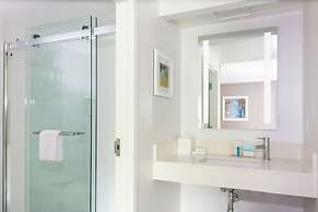 Hampton Inn & Suites Arlington Crystal City DCA