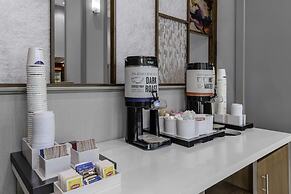 Hampton Inn & Suites Arlington Crystal City DCA