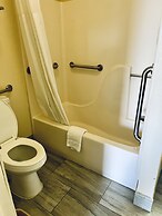 Days Inn by Wyndham Fort Wayne