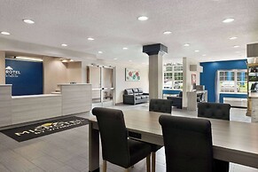 Microtel Inn & Suites by Wyndham Florence/Cincinnati Airport