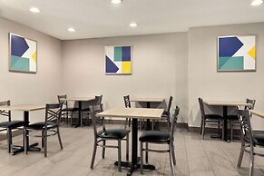 Microtel Inn & Suites by Wyndham Florence/Cincinnati Airport