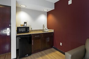 Red Roof Inn & Suites Dover Downtown