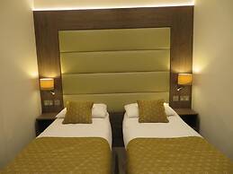 Glendale Hyde Park Hotel