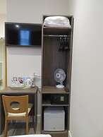 Glendale Hyde Park Hotel