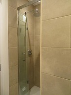 Glendale Hyde Park Hotel