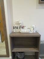 Glendale Hyde Park Hotel