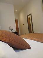 Glendale Hyde Park Hotel