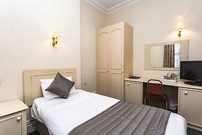 Borough Arms Hotel