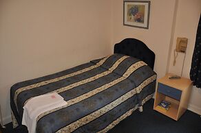 Carlton Hotel