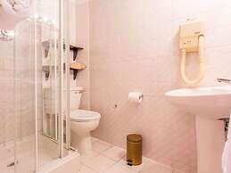 London Elizabeth Hotel