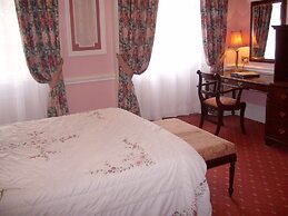 London Elizabeth Hotel