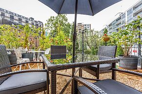 London Elizabeth Hotel