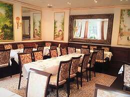 London Elizabeth Hotel