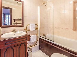 London Elizabeth Hotel